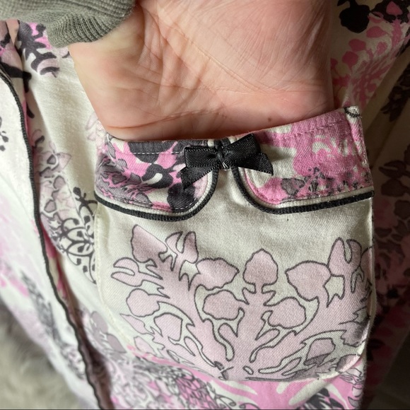 Victoria’s Secret Pink Floral Snowflake Flannel Button Up Pajama Top Small - Picture 3 of 6